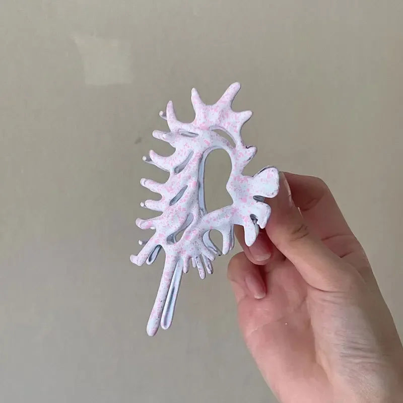 Creativity Unique Colorful Alien Metal Conch Hair Claws for Women Girl Y2K Hollow Headwear Shell Crab Hair Clip Hair Accessories