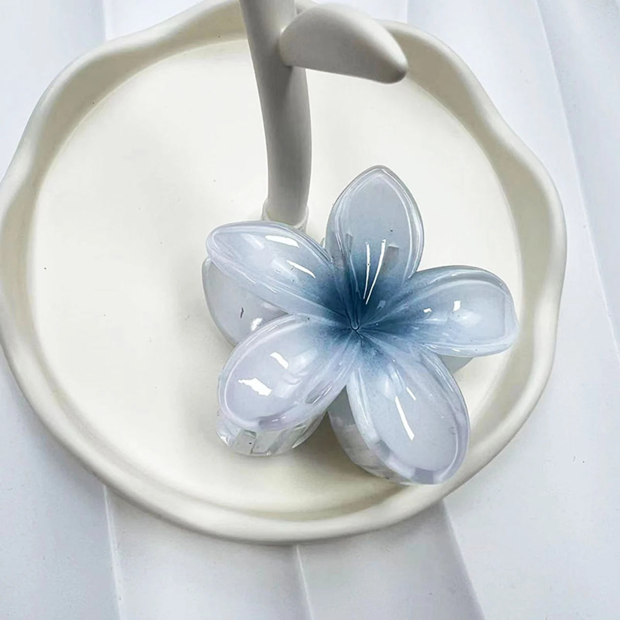 2024 Bohemian Beach Vacation Frangipani Egg Flower Hair Clips Lily Flower Hawaii Beach Hair Claw for Women Girl Hair Accessories