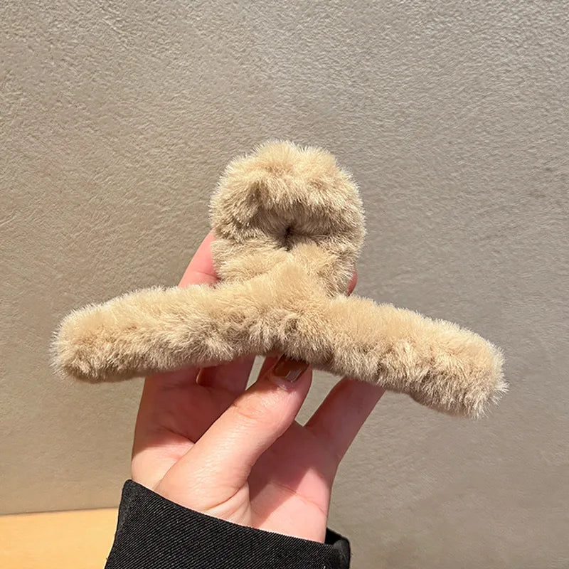 New Winter Faux Fur Hair Claw for Women Elegant Acrylic Crab Barrette Hairpin Girl-Hair Furry Headwear Hair Claw Clip