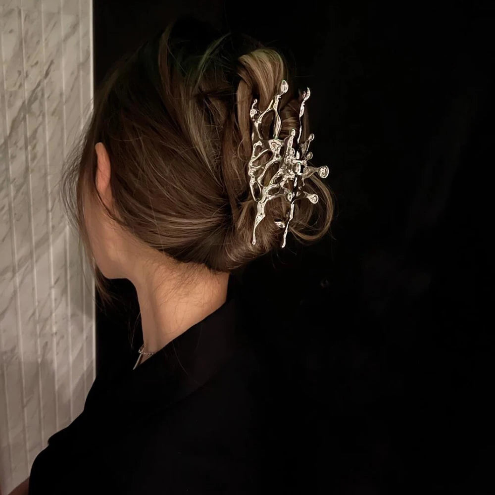 Y2K Liquid Metal Butterfly Hair Claw Hairpin 2024 Trendy NEW Design Irregular Hollowed HairClip Women Headwear Accessories