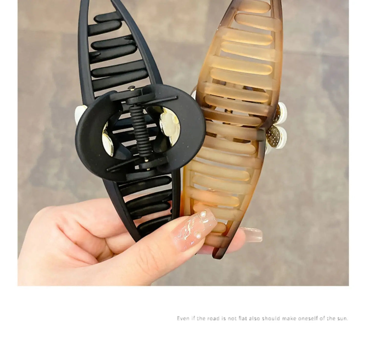 Fashion Flower Clamping Clip for Women Large Premium Sense Clip for Headwear Hairpin Temperament Back Spoon Pan Hair Shark Clip