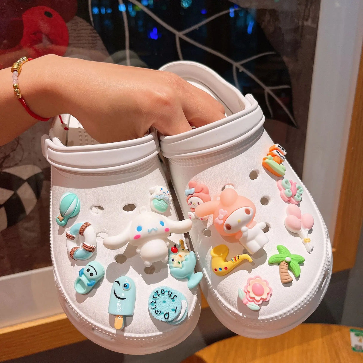 New Sanrio Kuromi LED Shoes Accessories Cartoon Peripheral Cinnamoroll Melody Pompompurin Charm Buckle Charms Kids Gift