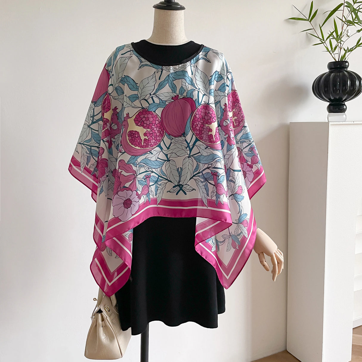 2023 New Silk Scarf 110x110cm Luxury BrandDesigner Pullover Scarf Print Head Large Handkerchief Hijab Shawl Women Bandanna Foula