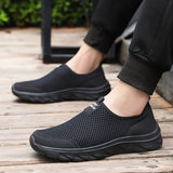 MAEDEF Fashion Breathable Men Casual Shoes Lightweight Outdoor Walking Shoe Non-slip Men's Sneakers Slip on Comfortable Footwear
