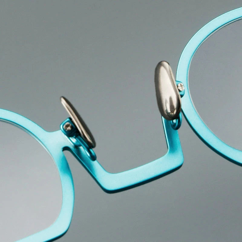 New stylish round glasses frame 7020 retro ultra-light pure titanium glasses frame can be equipped with prescription glasses.