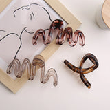 2pcs Women's Y2K Wavy High Glossy Amber Brown Large Lightweight Plastic Hair Clip Elegant and Minimalistic