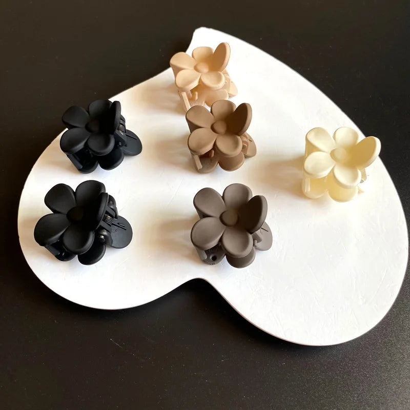 6Pcs New Fashion Flower Hair Claws For Women Small Hair Clips Crab Clamps Frosted Ponytail Shark Clip Headdress Hair Accessories