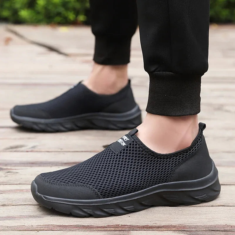 MAEDEF Fashion Breathable Men Casual Shoes Lightweight Outdoor Walking Shoe Non-slip Men's Sneakers Slip on Comfortable Footwear