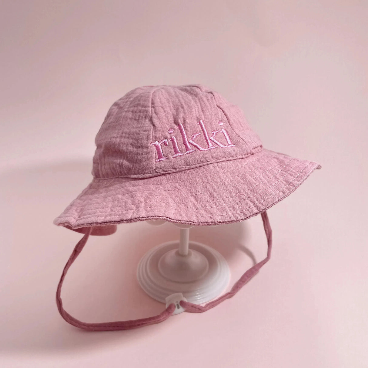 Embroidered Name Breathable Kids Wide Brim Sun Hat With Adustable Chin Strap Suitable For Summer And Beach