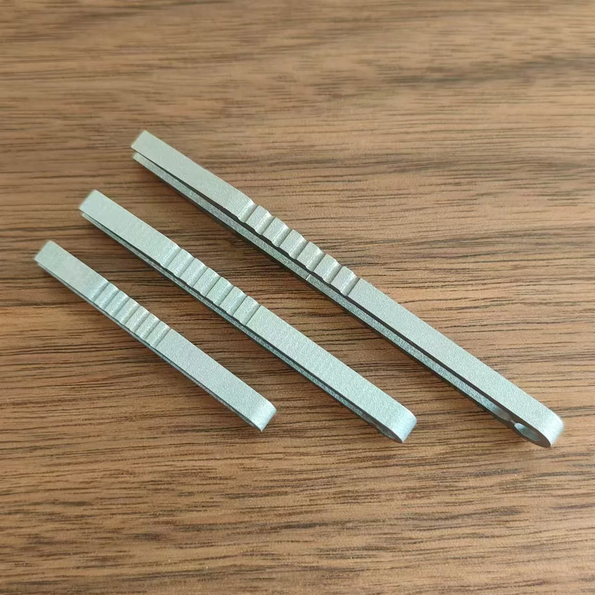 Titanium TC4 Clip Tweezers Pick Up Clamping EDC Multipurpose Gadget Professional Camp Outdoor Pocket Maintenance Tool 6 Colors