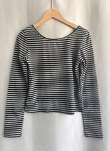 KUSAHIKI Sexy Retro Stripes Korean Versatile Slim Fit Long Sleeved Round Neck Base Shirt Short Spicy Girl Y2k Top 2024 New
