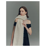 Women's Wool Blend Solid Colour Thick Tassel Scarf Women's Autumn and Winter Models Fluffy Soft Neck Shawl Scarf Women Luxury