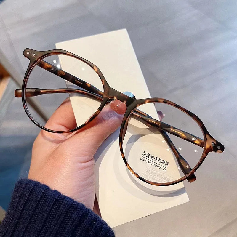 Blue Light Blocking Eyeglasses Frame Fashion Style Round Shape Glass Frames for Men Women TR90 Material Female Glass