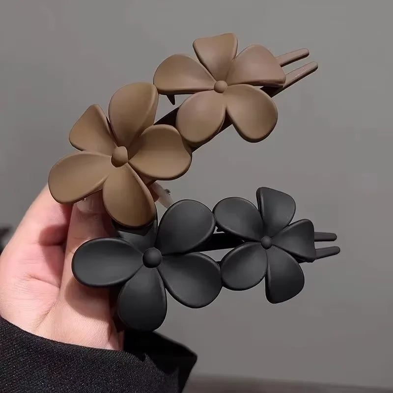 4Pcs Flower Hair Clips Fashion Matte Black Floral Hairpins Hair Claw Clips Non-Slip Hair Clamps Grab Elegant Hair Accessories