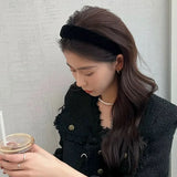 Fashion Autumn Winter Black Soft Velvet Cloth Hairbands for Women Girls Casual Shopping Face Washing Dress Up Hair Accessories