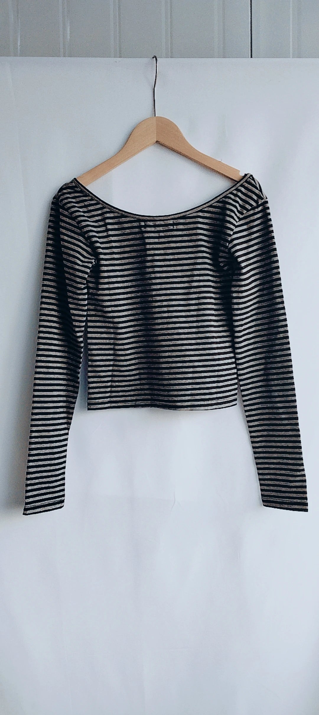 KUSAHIKI Sexy Retro Stripes Korean Versatile Slim Fit Long Sleeved Round Neck Base Shirt Short Spicy Girl Y2k Top 2024 New