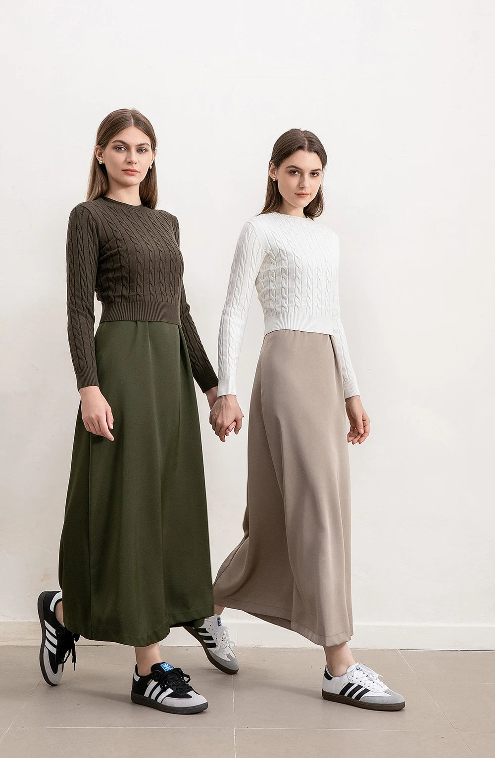 AP Women 2025 Autumn and Winter Cableknit Sweater Soft Casual Five Color Available Lady Satin Dress