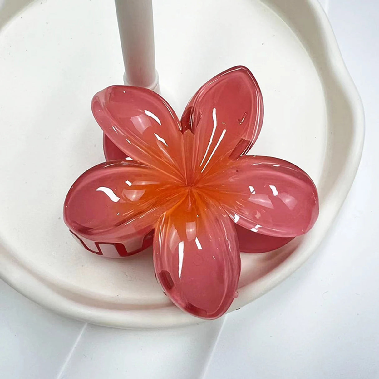 2024 Bohemian Beach Vacation Frangipani Egg Flower Hair Clips Lily Flower Hawaii Beach Hair Claw for Women Girl Hair Accessories