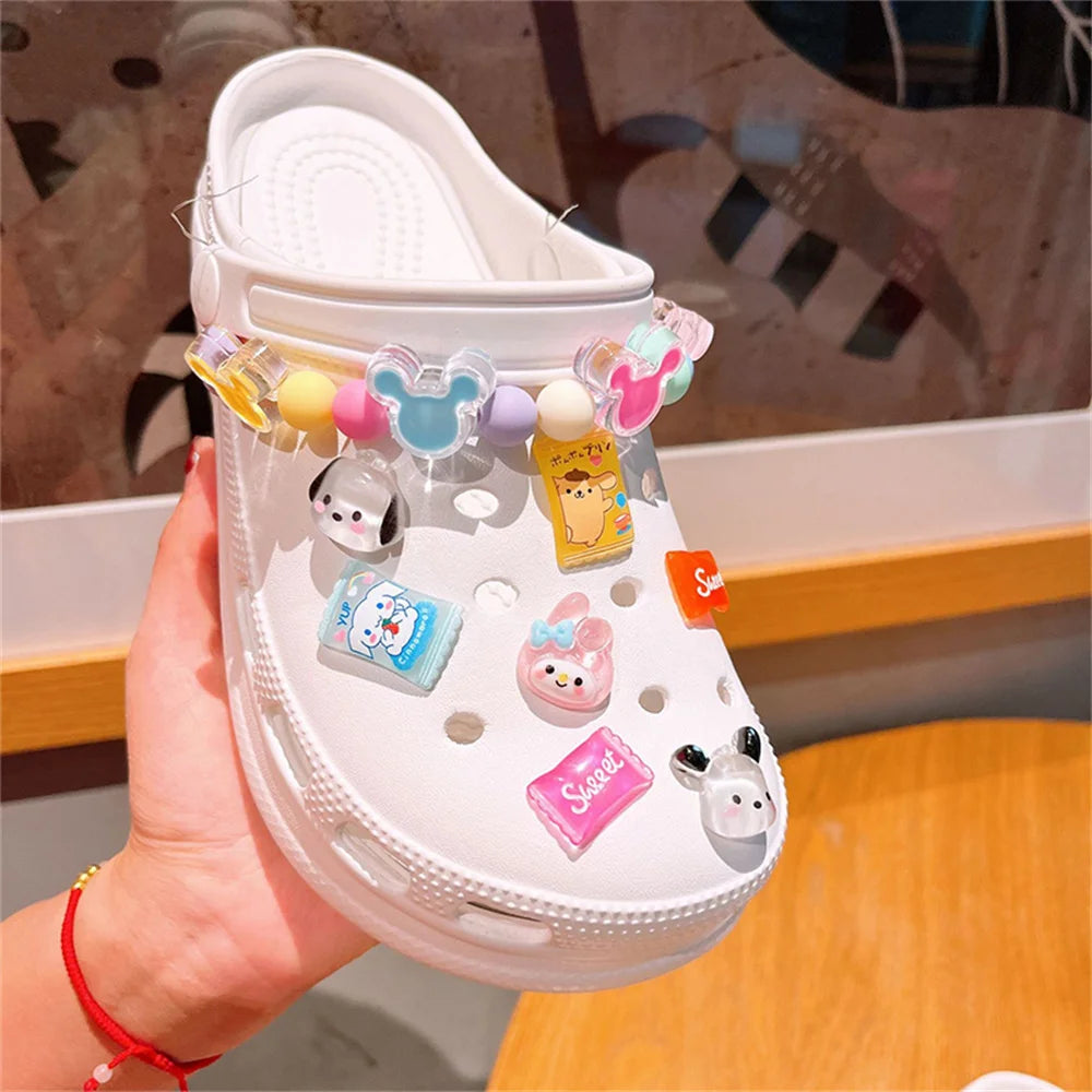 New Sanrio Kuromi LED Shoes Accessories Cartoon Peripheral Cinnamoroll Melody Pompompurin Charm Buckle Charms Kids Gift