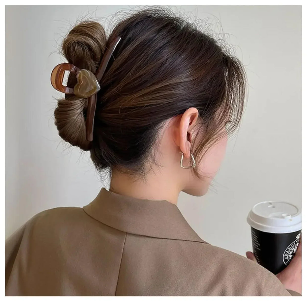 Fashion Flower Clamping Clip for Women Large Premium Sense Clip for Headwear Hairpin Temperament Back Spoon Pan Hair Shark Clip