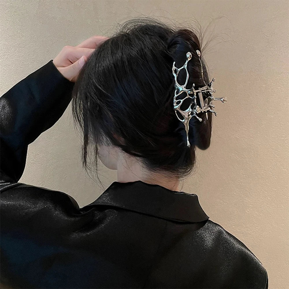 Y2K Liquid Metal Butterfly Hair Claw Hairpin 2024 Trendy NEW Design Irregular Hollowed HairClip Women Headwear Accessories