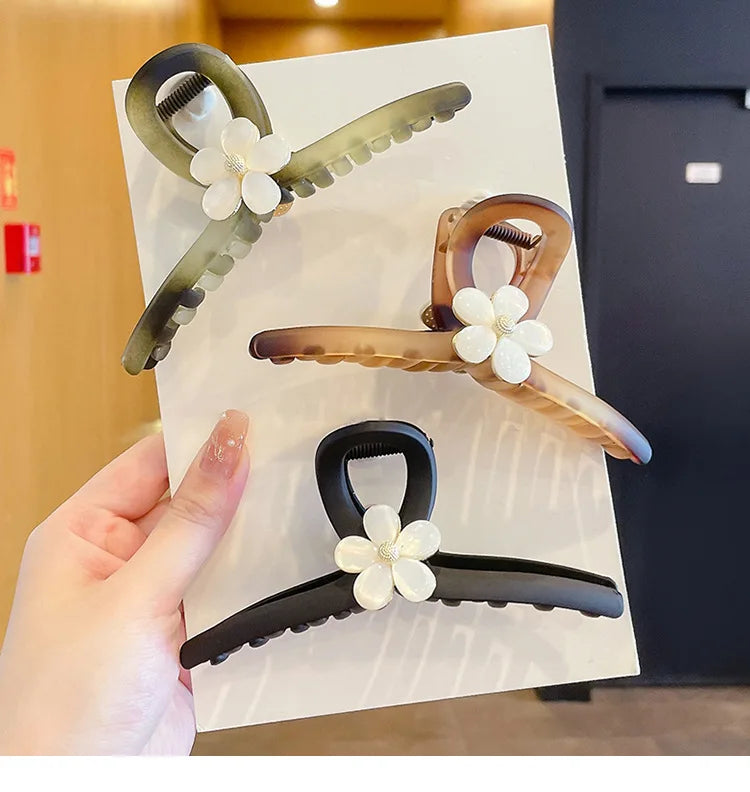 Fashion Flower Clamping Clip for Women Large Premium Sense Clip for Headwear Hairpin Temperament Back Spoon Pan Hair Shark Clip