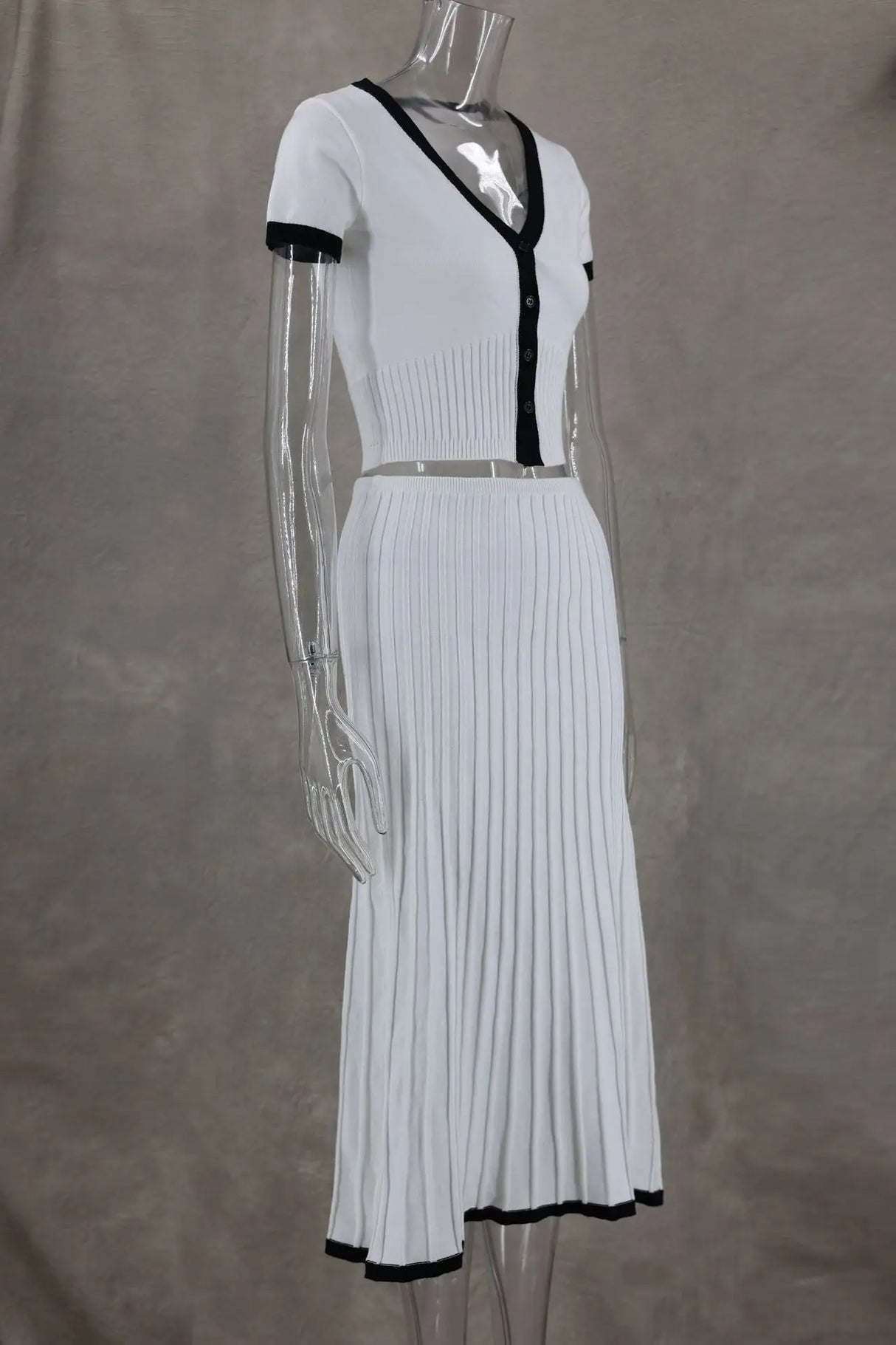 2024 Summer Women White long Skirt Suit Short Sleeve V-neck crop top pleated set elegant dress 2 piece skirt set Plus Size S-3XL